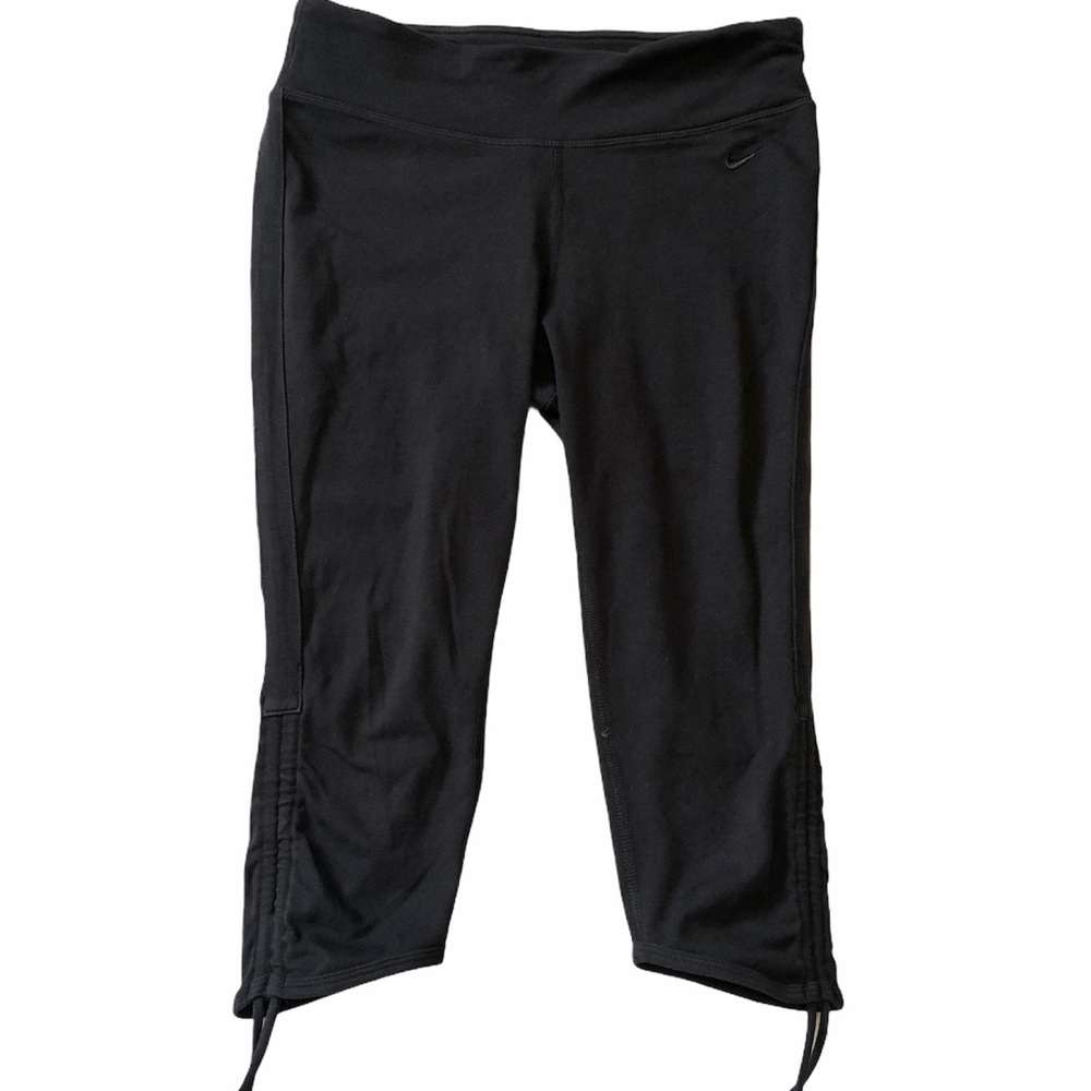 EUC Nike Capri leggings with drawstring bottom